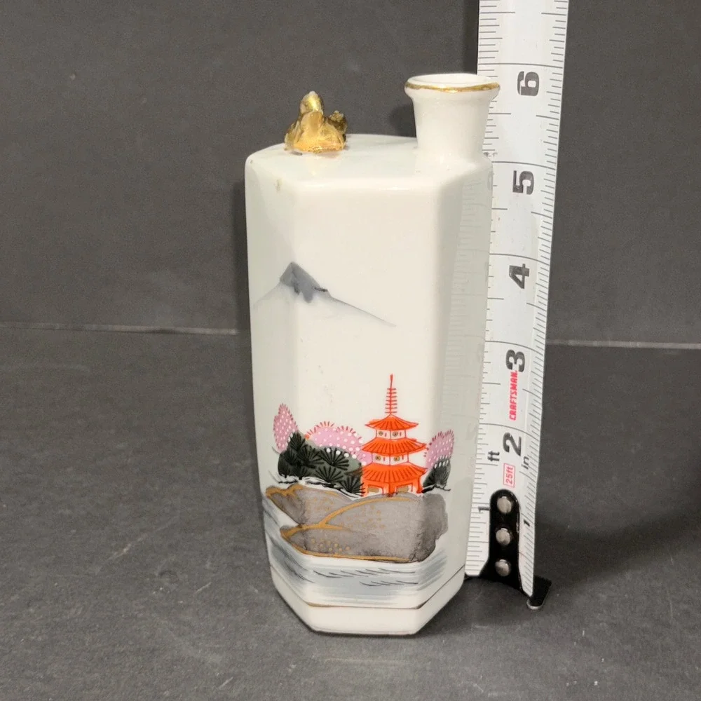 Kamotsuru Japanese Porcelain Whistling Gold Bird Pagoda Sake Jug Bottle Decanter